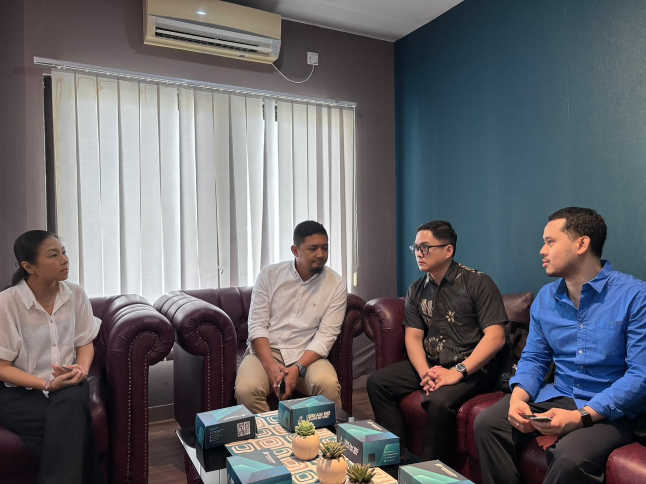 Both delegations exchanging ideas on student mobility and collaborative academic programs